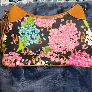 Dooney & Bourke Hydrangea Floral Women's Bag. Used a few times. Too big for me!